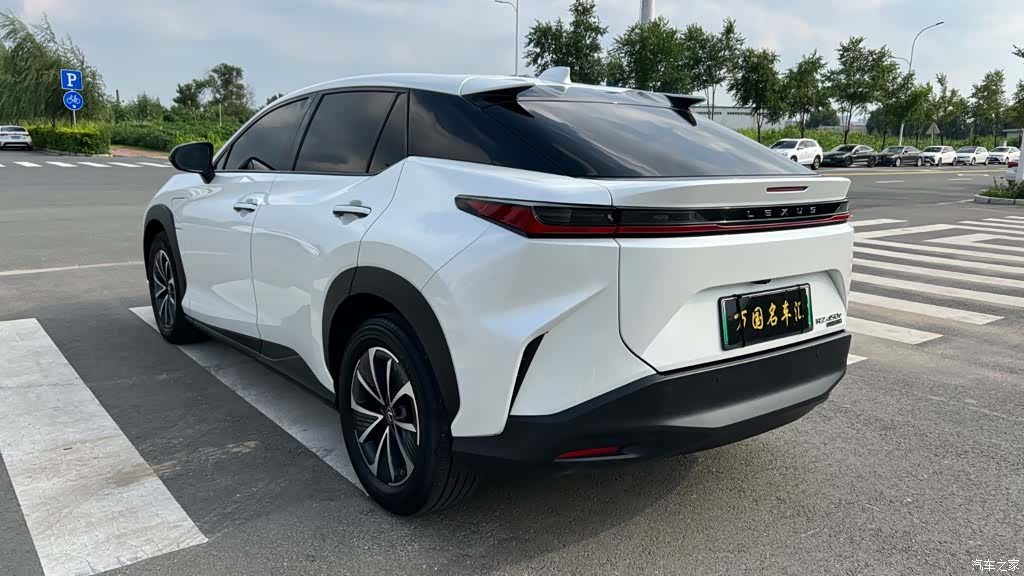 Lexus RZ, 2023 все фото