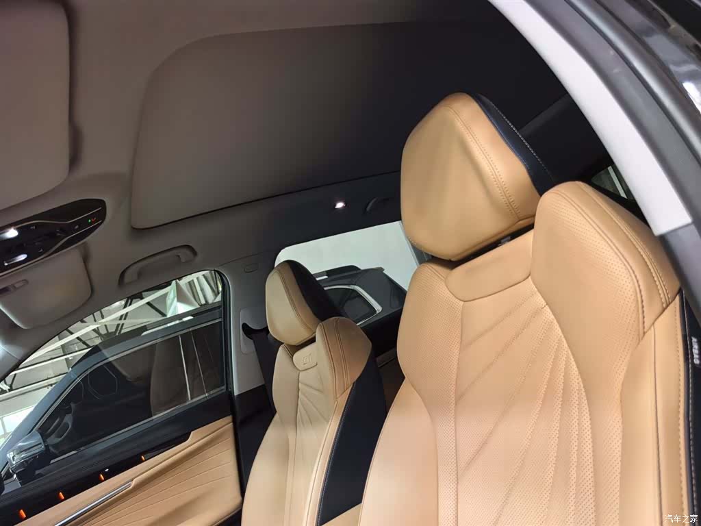 Geely Boyue, 2023 15