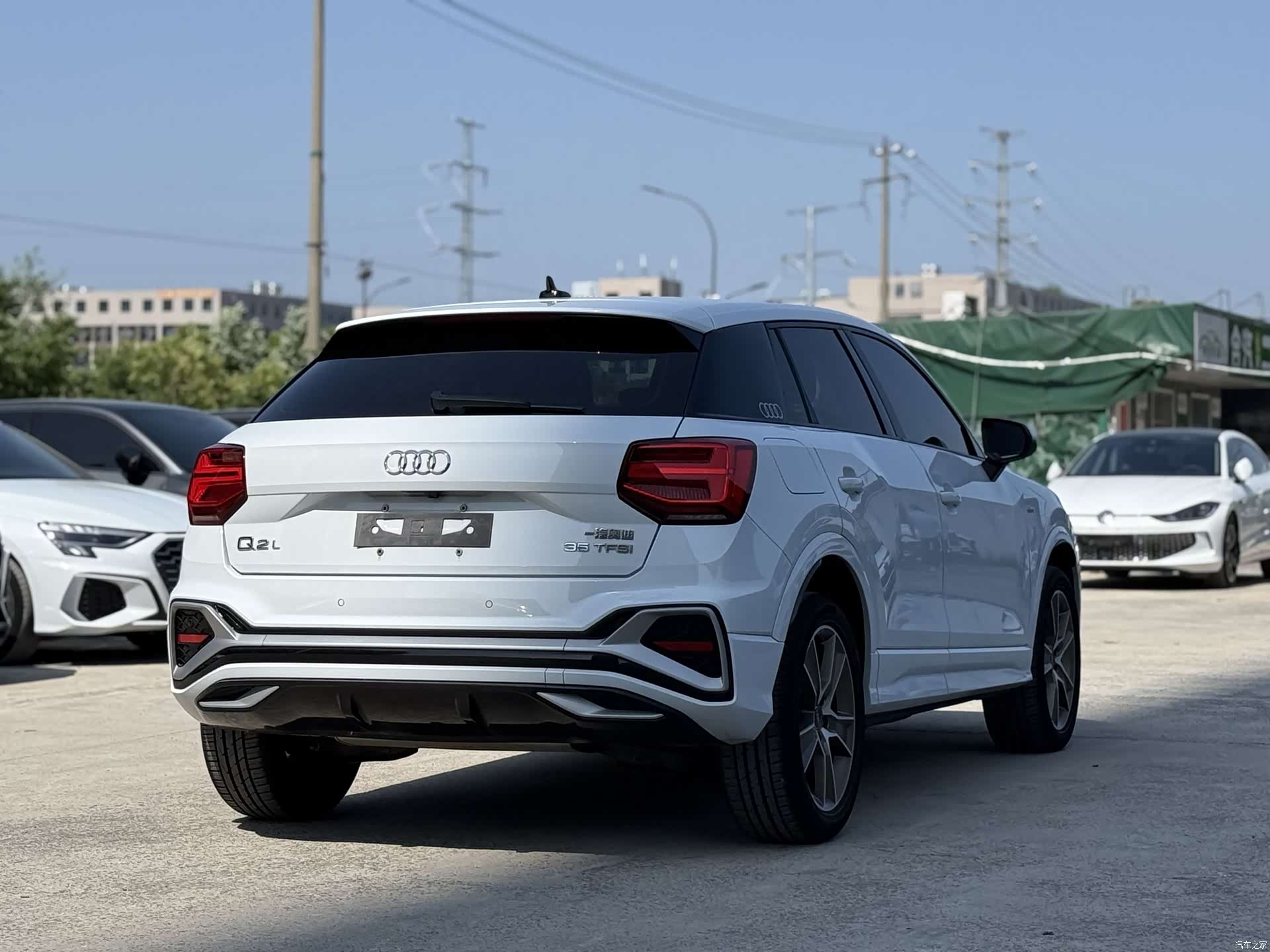 Audi Q2L, 2022 9