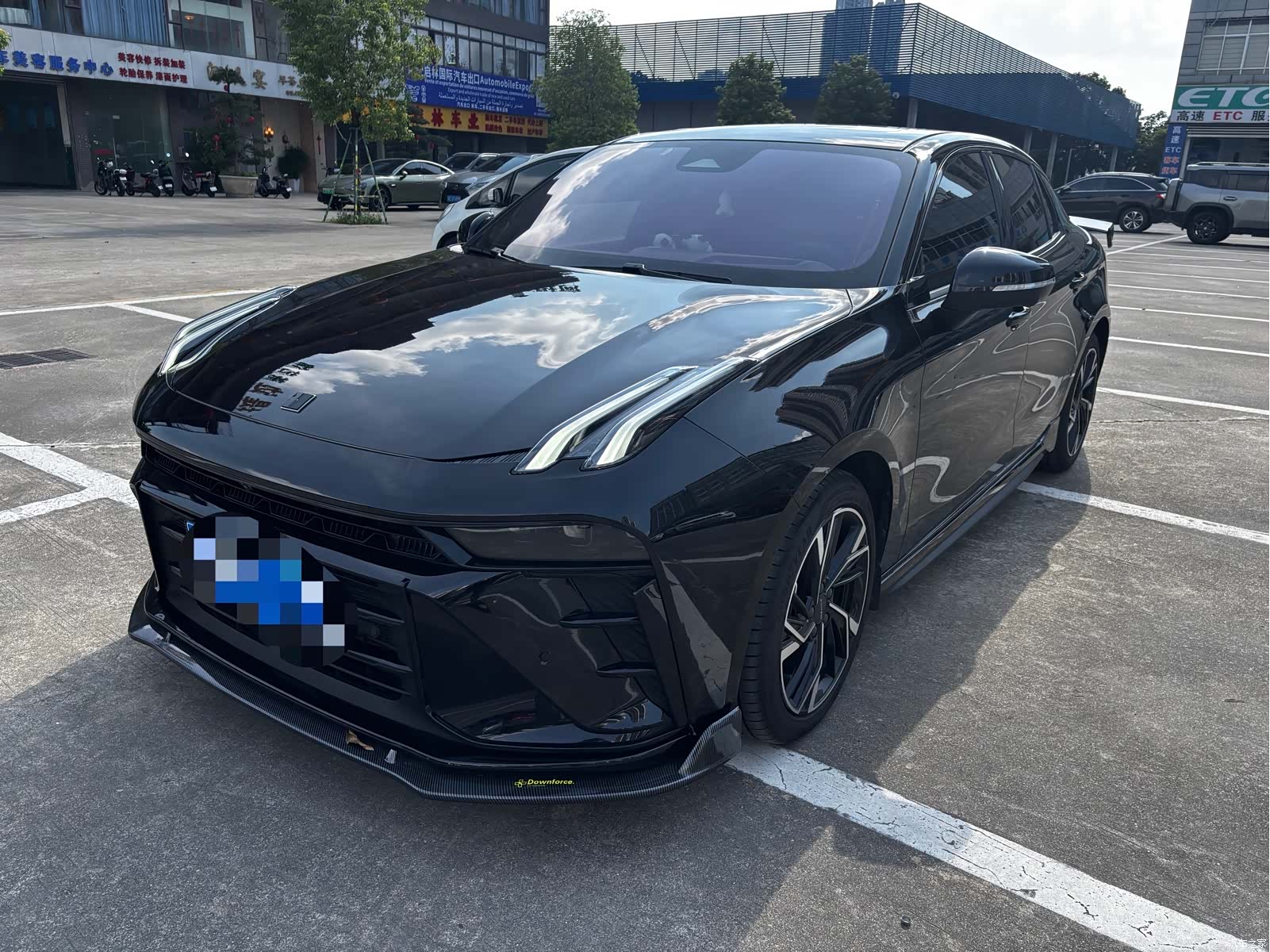 Lynk & Co 02