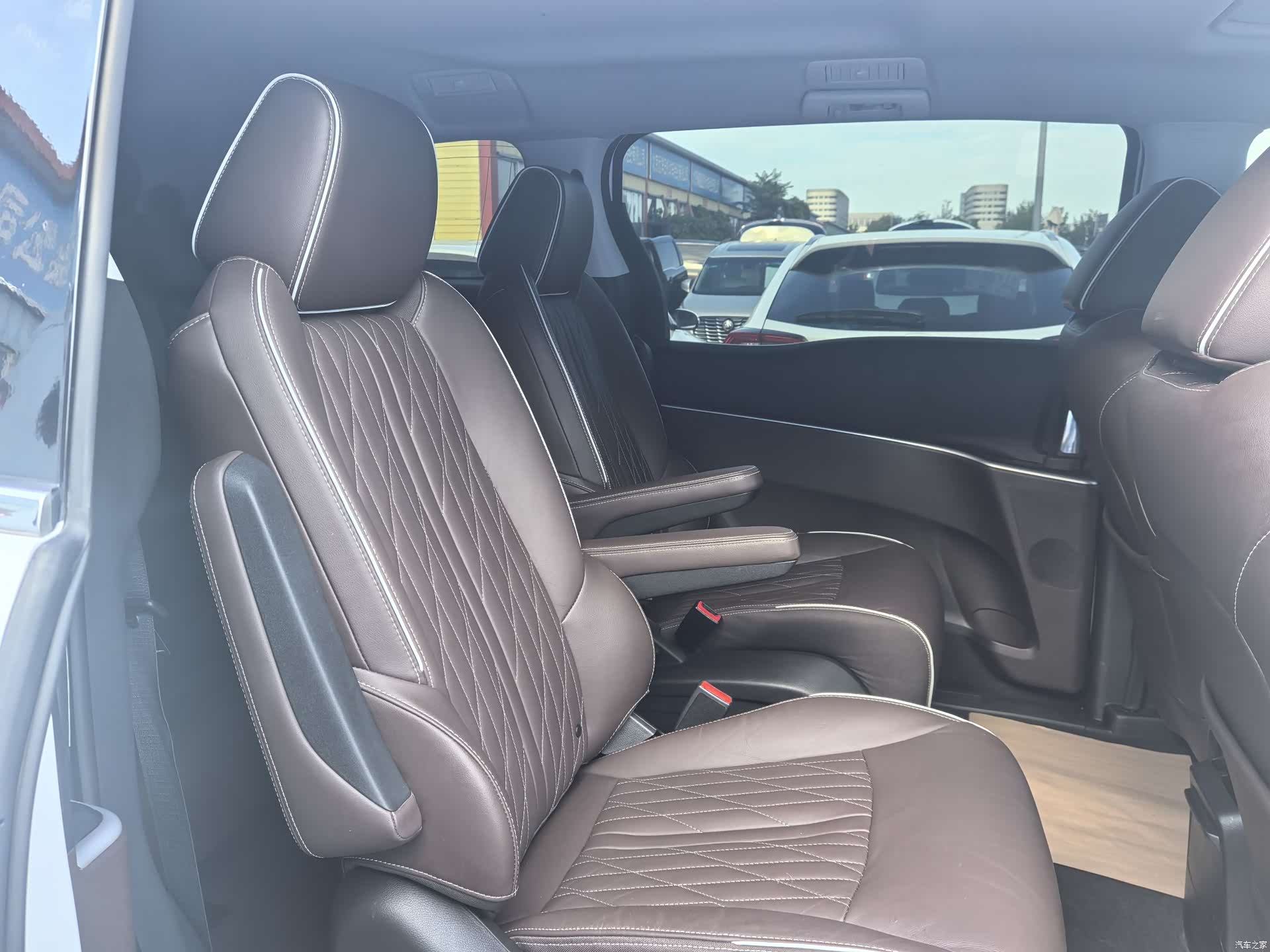Buick GL8, 2022 9