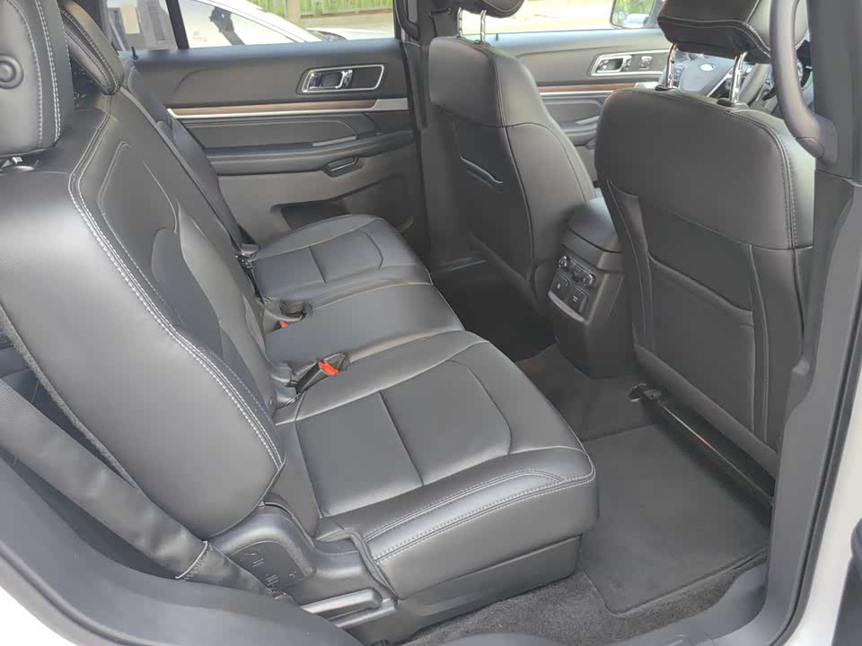 Ford Explorer Ford Explorer