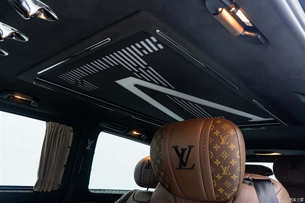 Mercedes-Benz VI, 2019 26