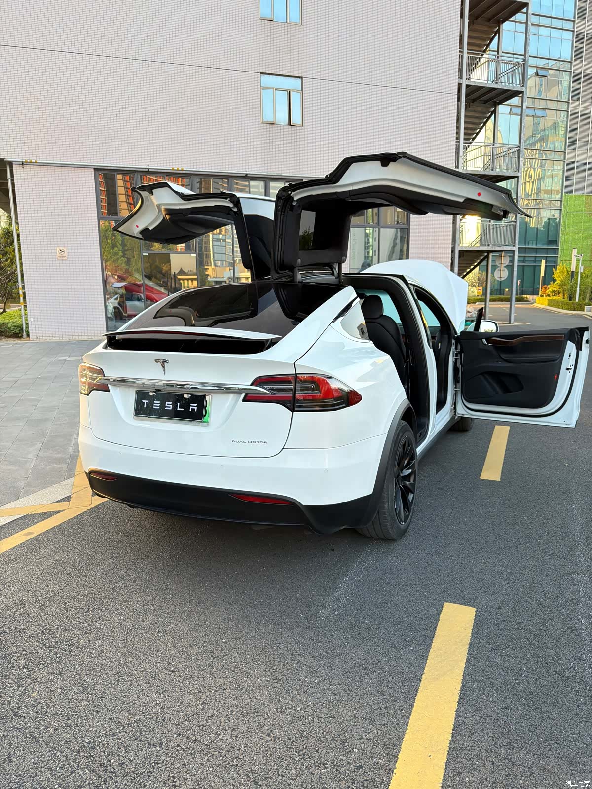Tesla Model X, 2020 17