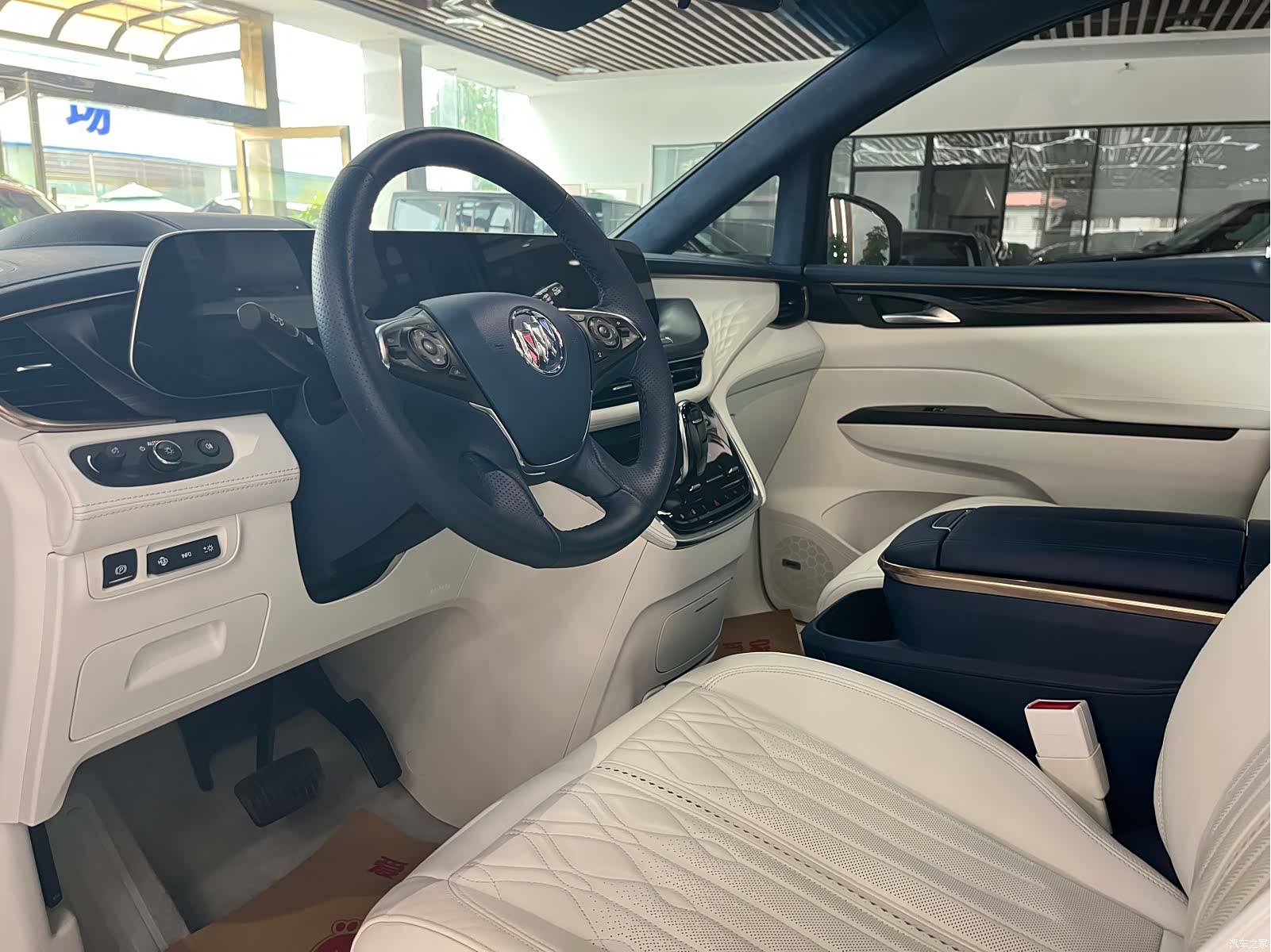 Buick GL8, 2020 все фото