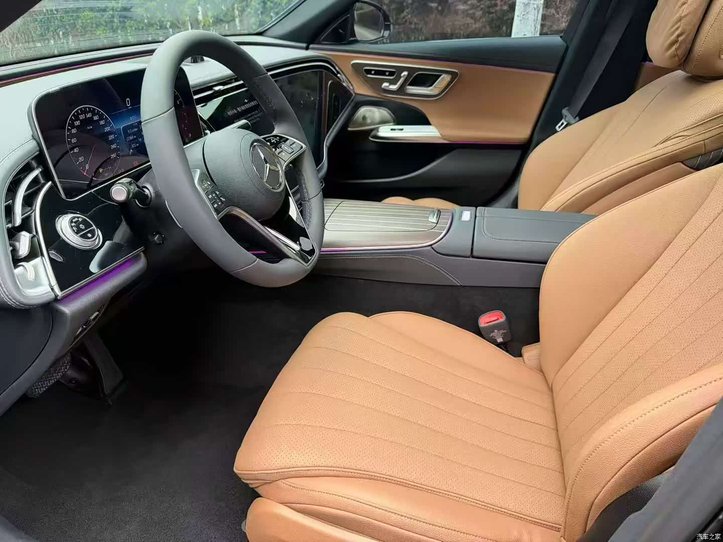 Mercedes-Benz E-Class, 2025 4