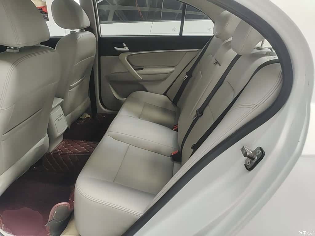 Geely Emgrand, 2015 17