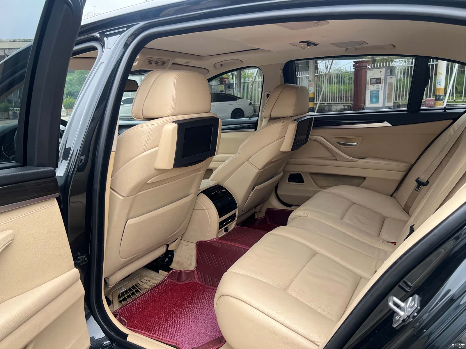 BMW 5 Series, 2012 8