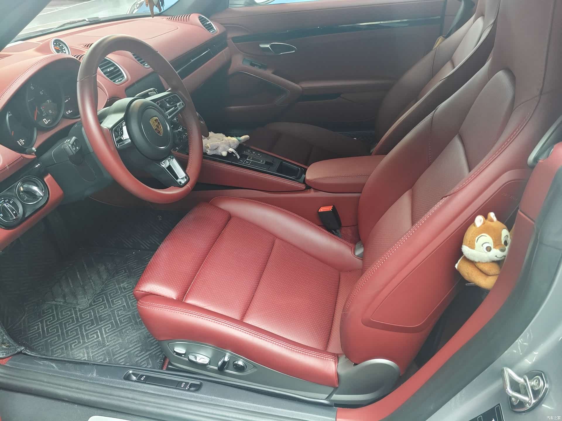 Porsche Boxster, 2022 все фото