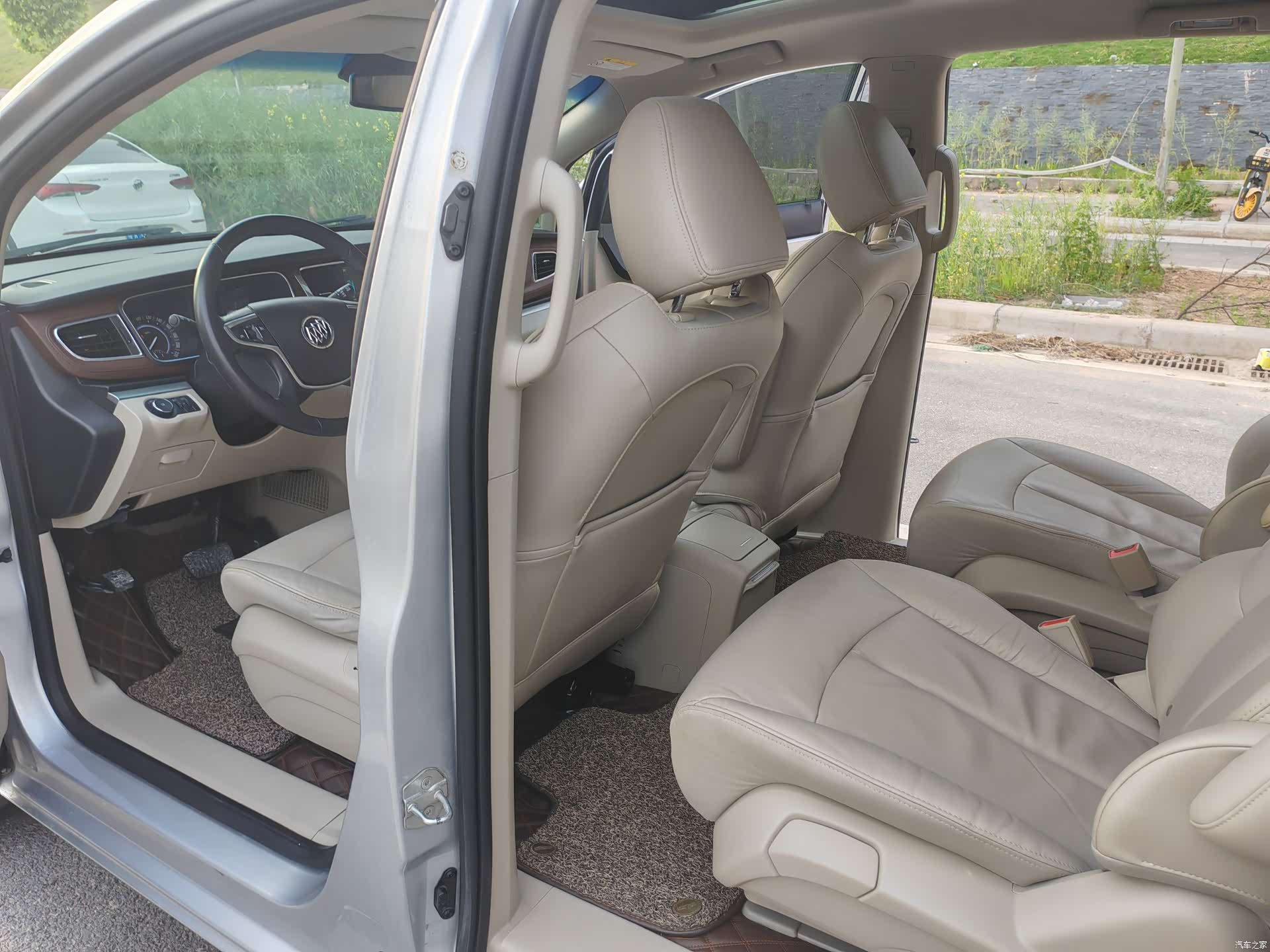 Buick GL8, 2019 13