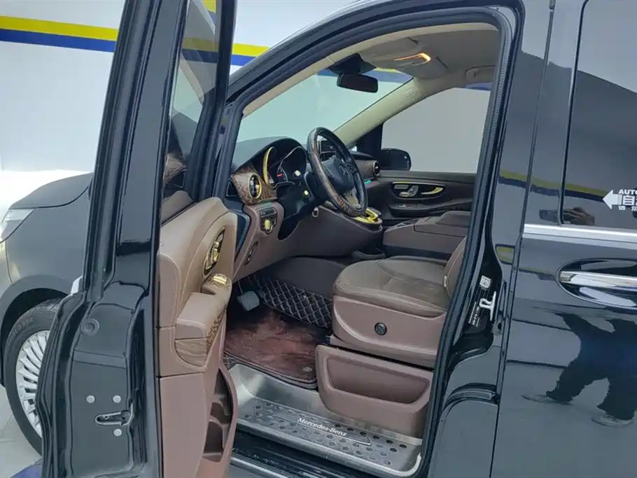 Mercedes-Benz V-class