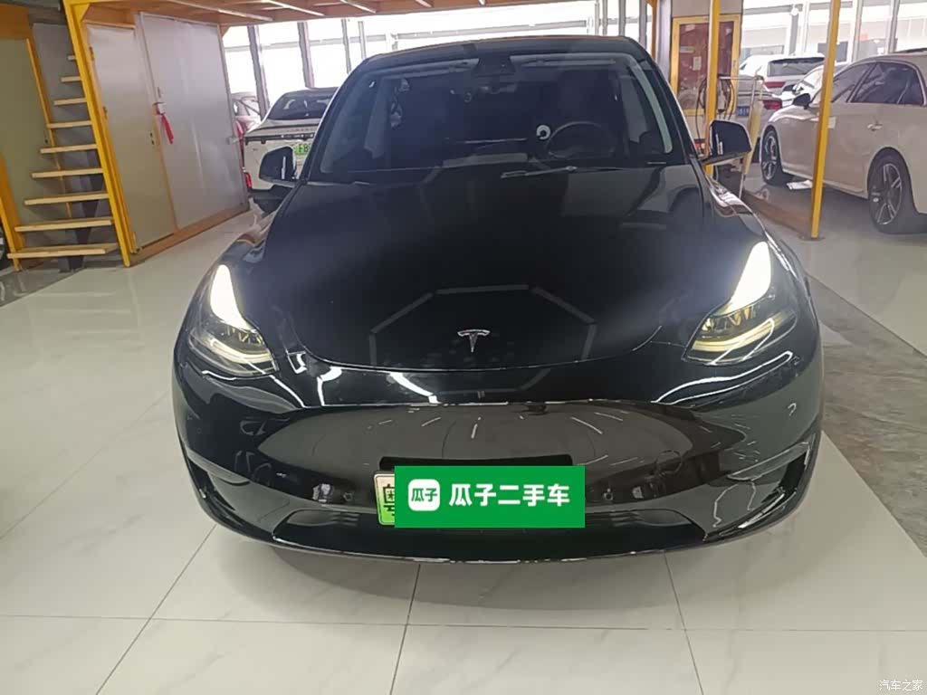 Tesla Model Y, 2021 3