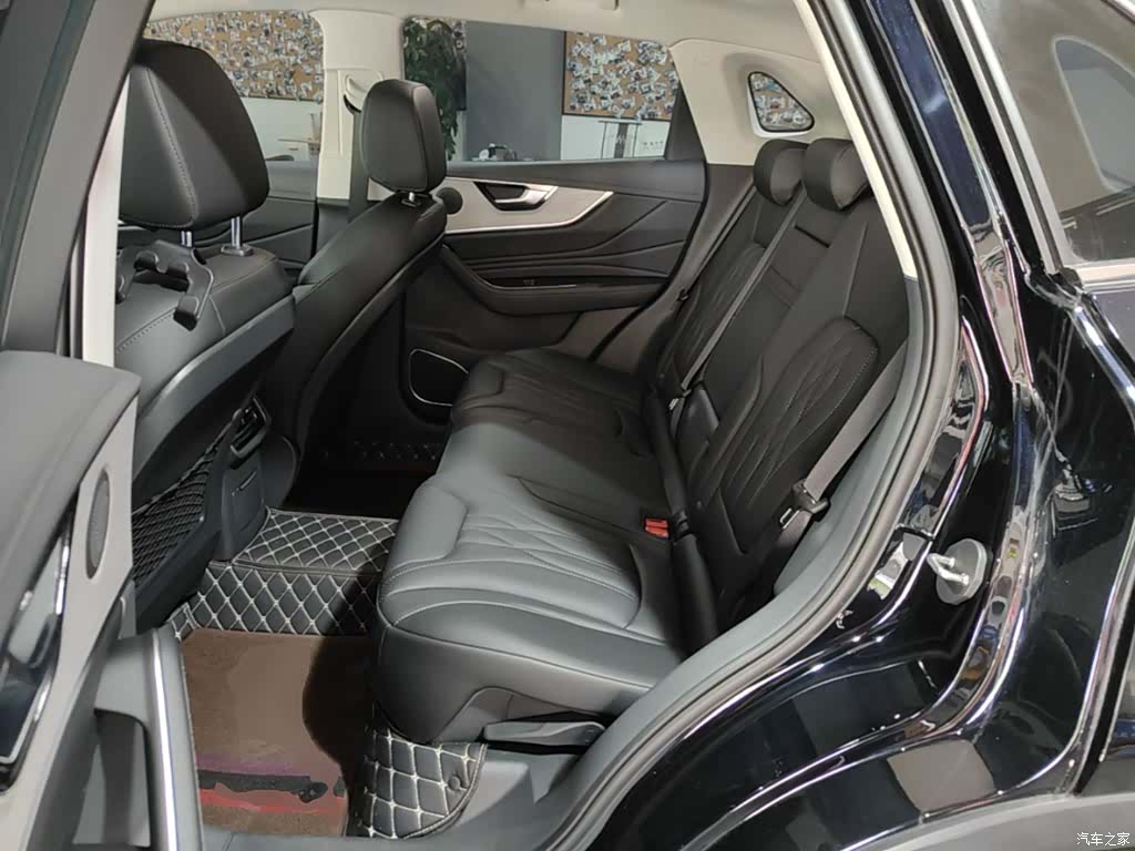 Hongqi HS5, 2025 17