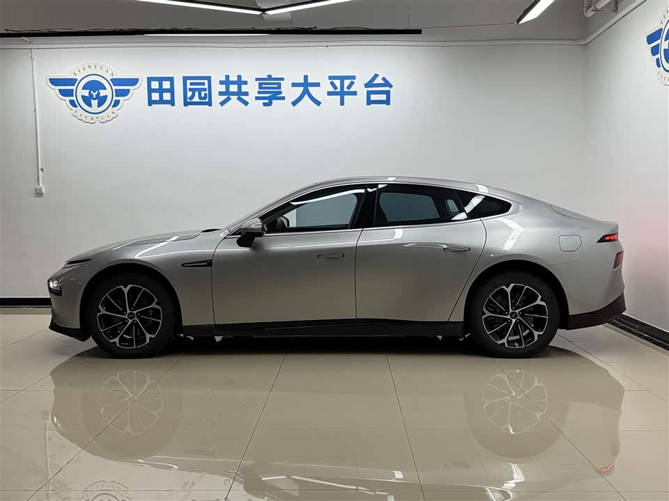 XPENG P7