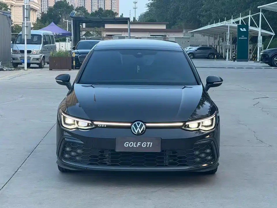 Volkswagen Golf GTI