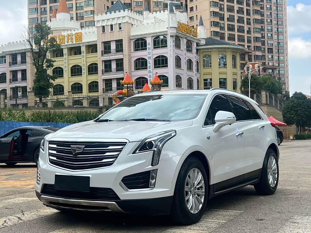 Cadillac XT5 2018 28E