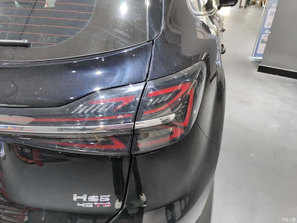 Hongqi HS5, 2025 8