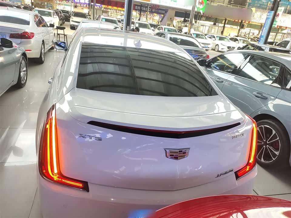 Cadillac XTS
