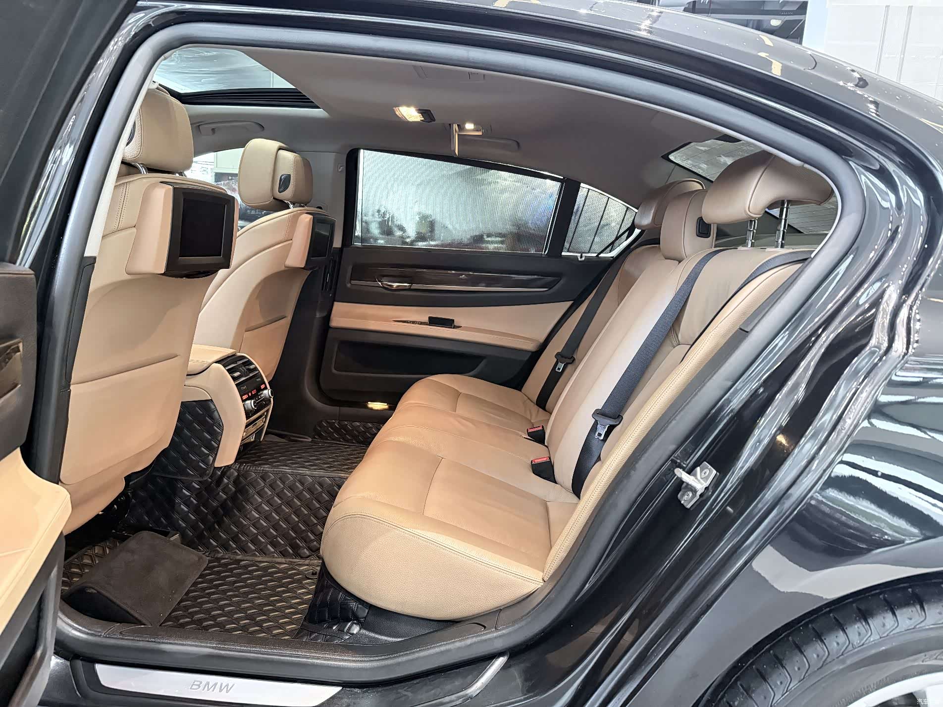 BMW 7 Series, 2012 9