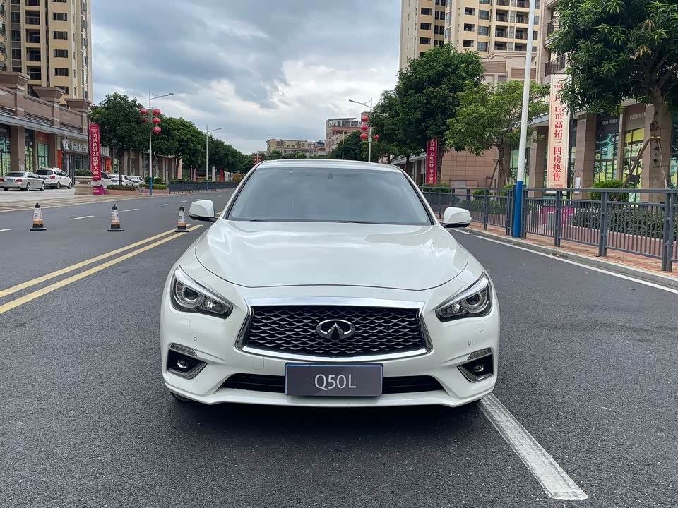 Infiniti Q50L