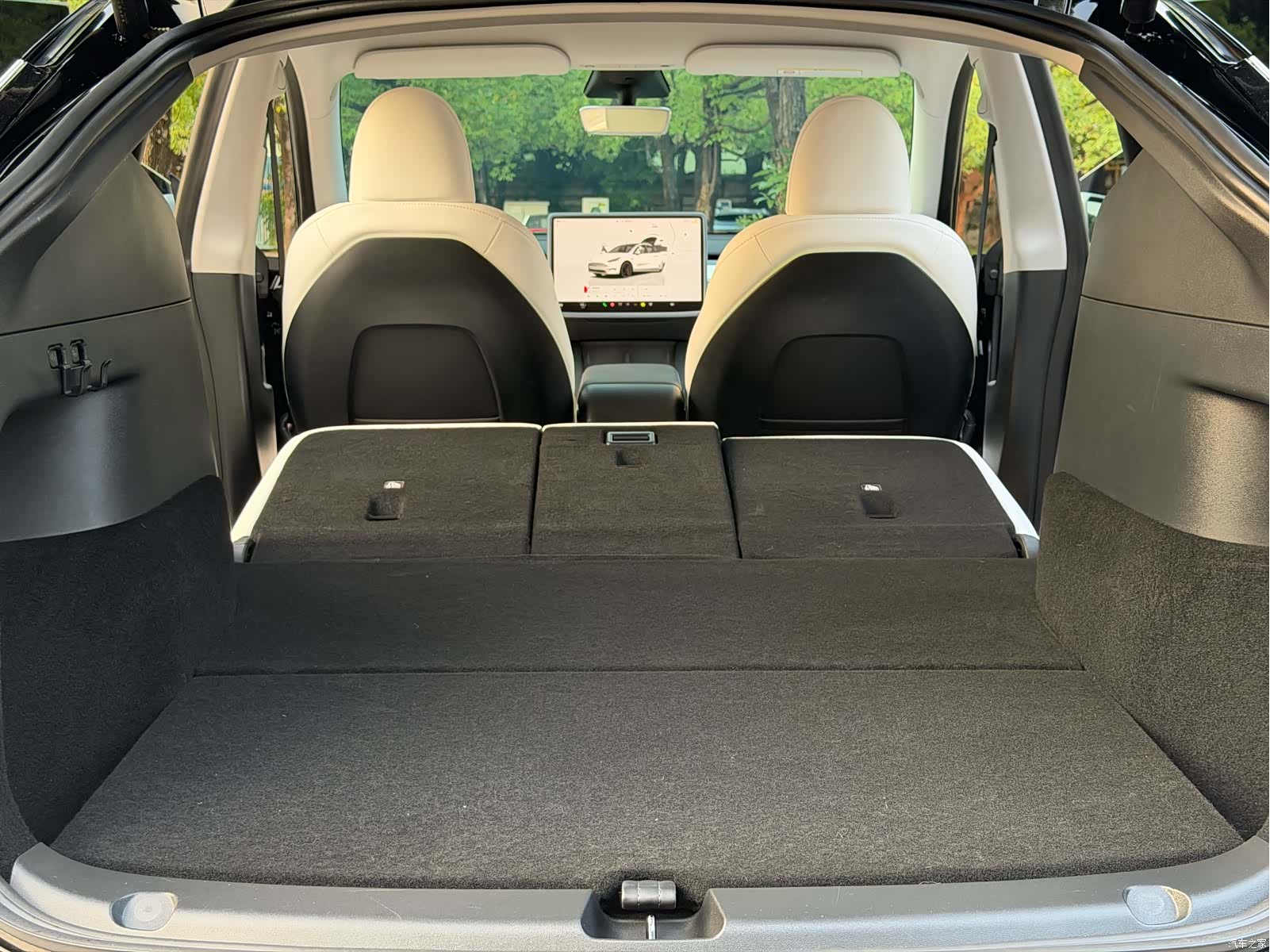 Tesla Model Y, 2023 11