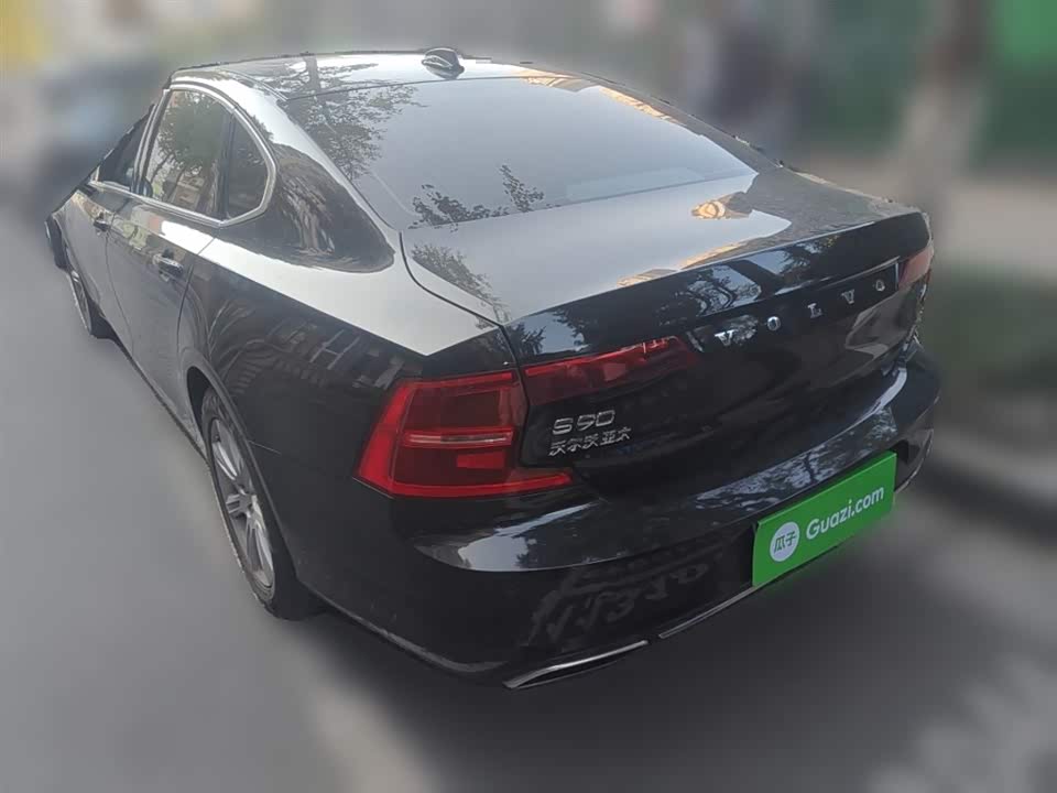 Volvo S90