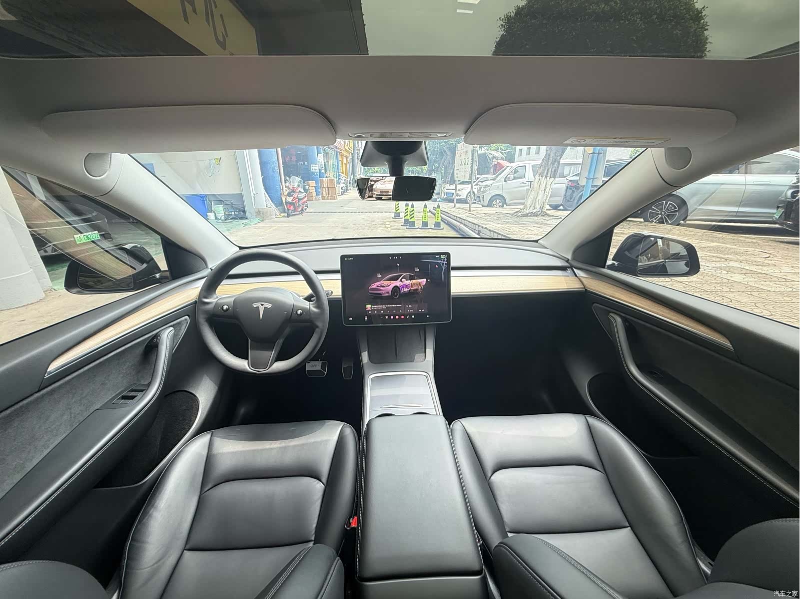 Tesla Model Y, 2023 9
