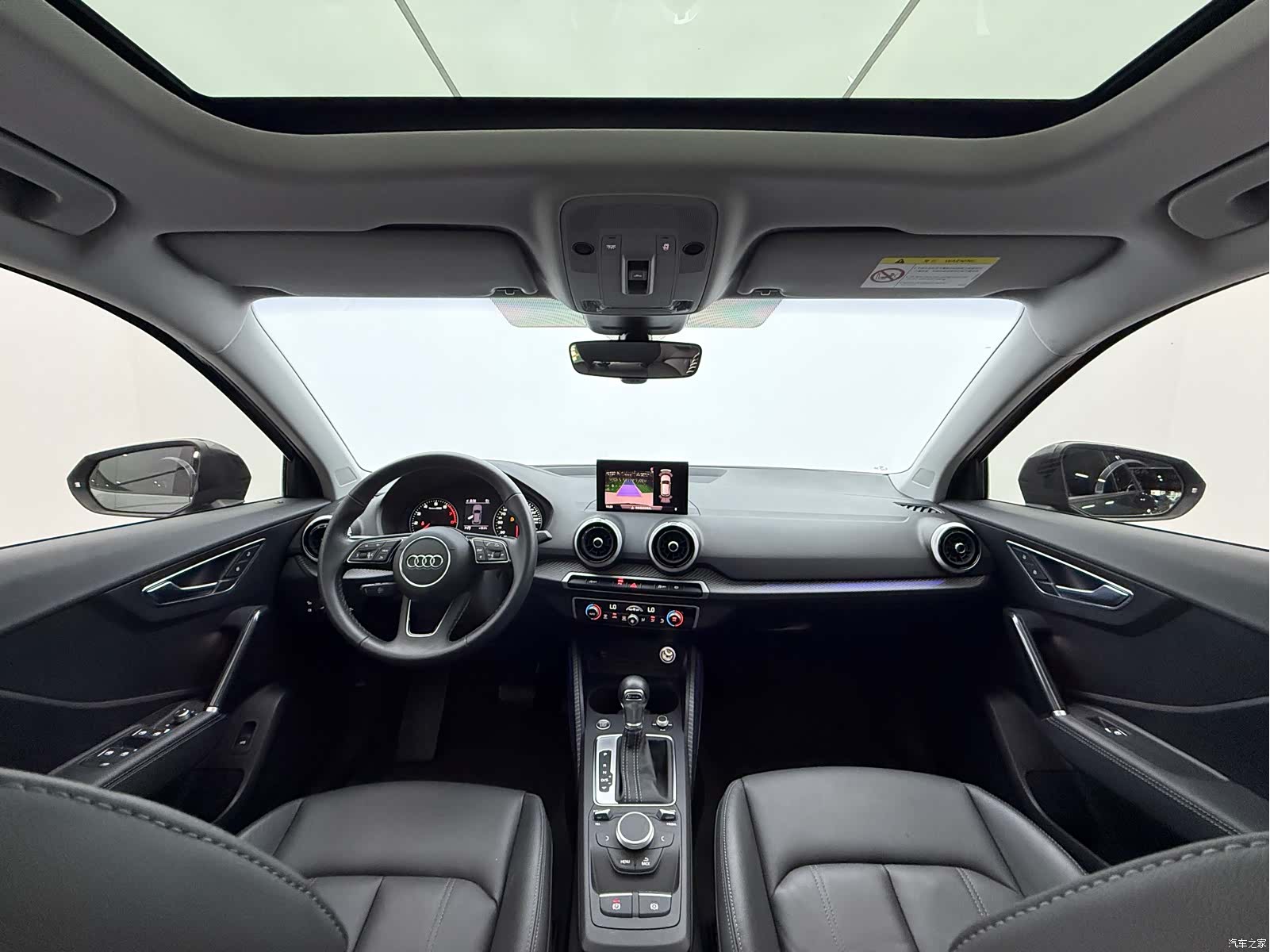 Audi Q2L, 2023 9