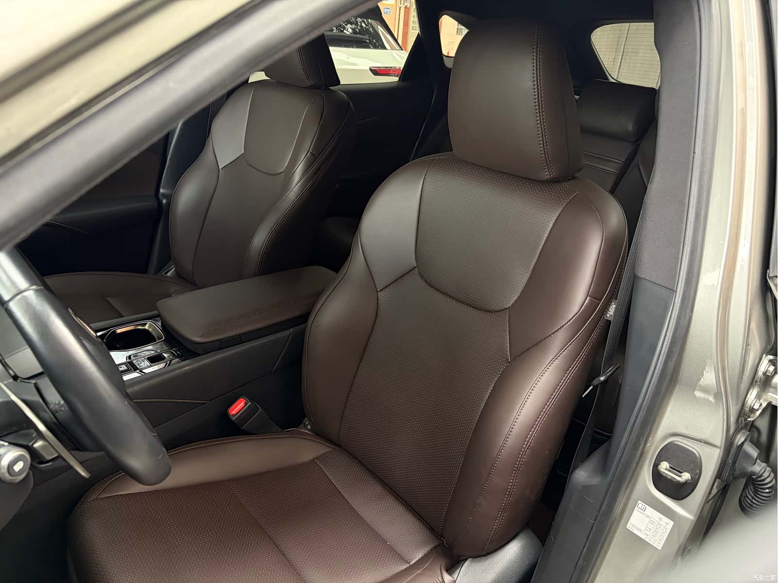 Lexus RX, 2023 11