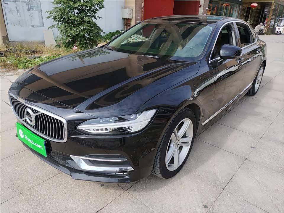 Volvo S90