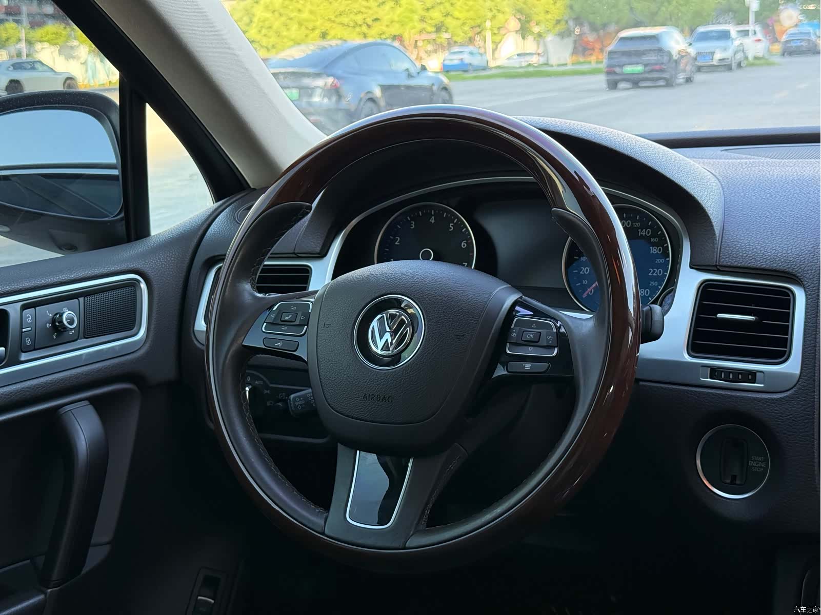 Volkswagen Touareg, 2015 15