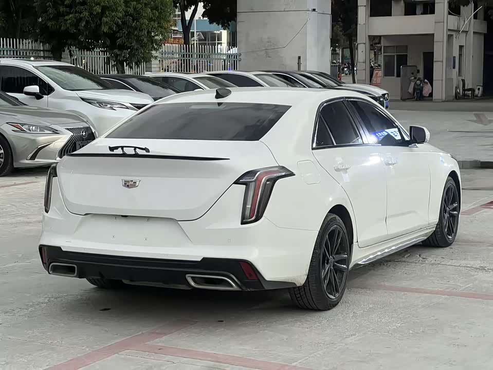 Cadillac CT4