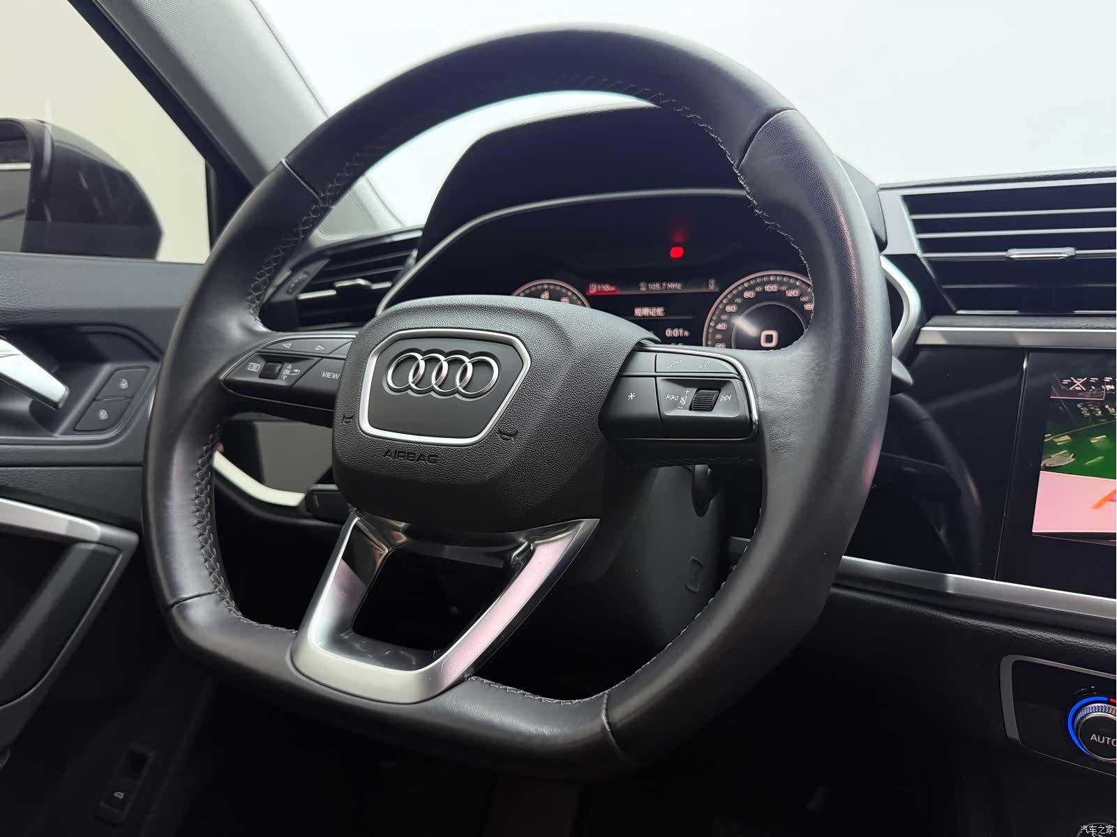 Audi Q3, 2023 11