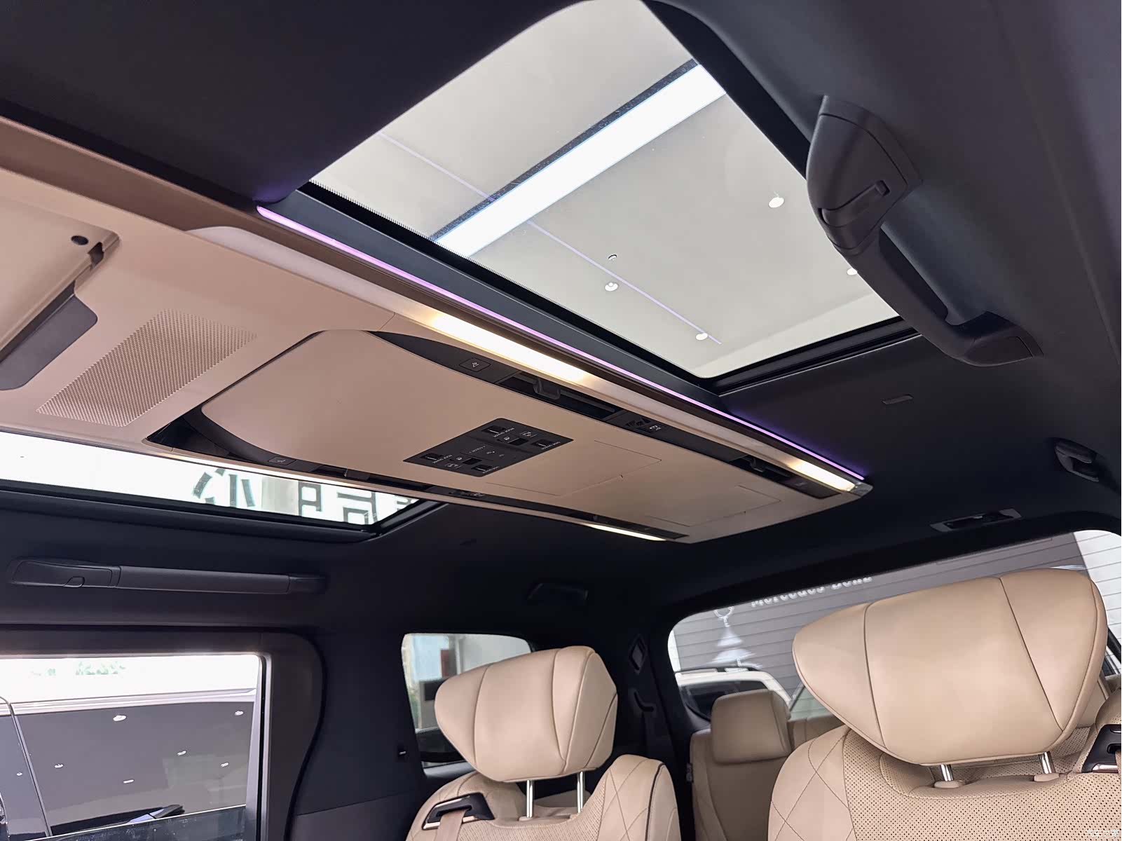 Toyota Vellfire, 2024 4