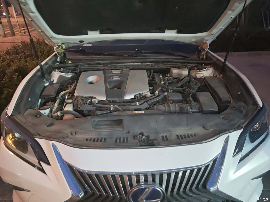 Lexus ES, 2019 11