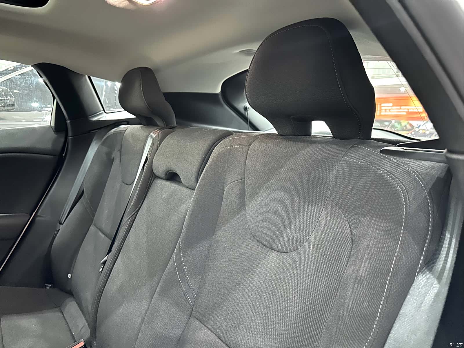 Volvo V40, 2016 14