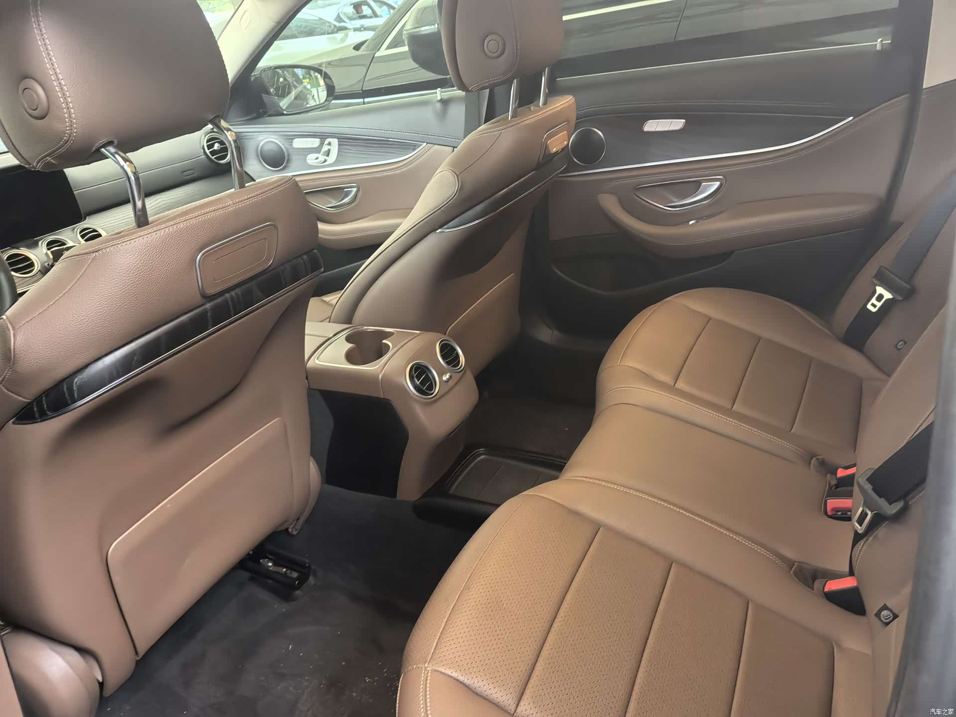Mercedes-Benz E-Class, 2019 19