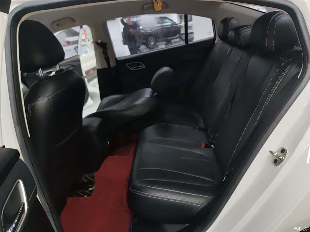 Roewe i5, 2020 15