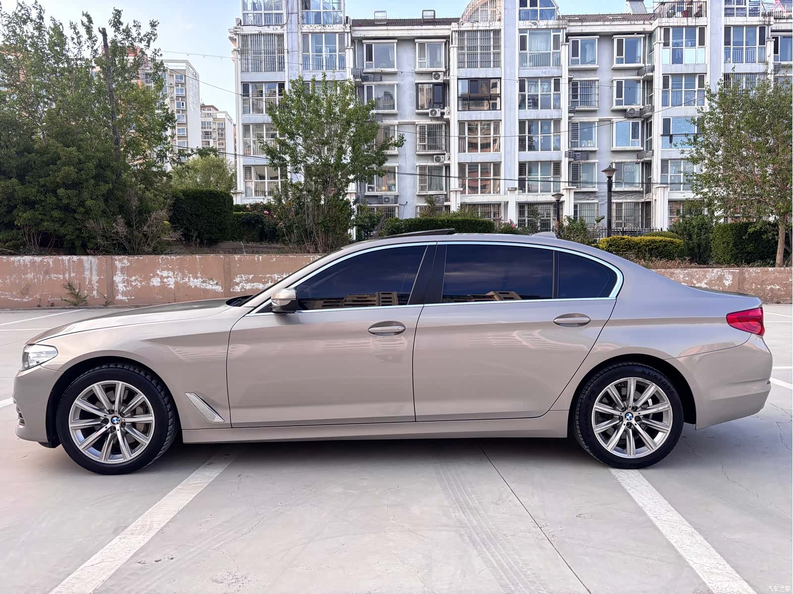 BMW 5 Series, 2018 8