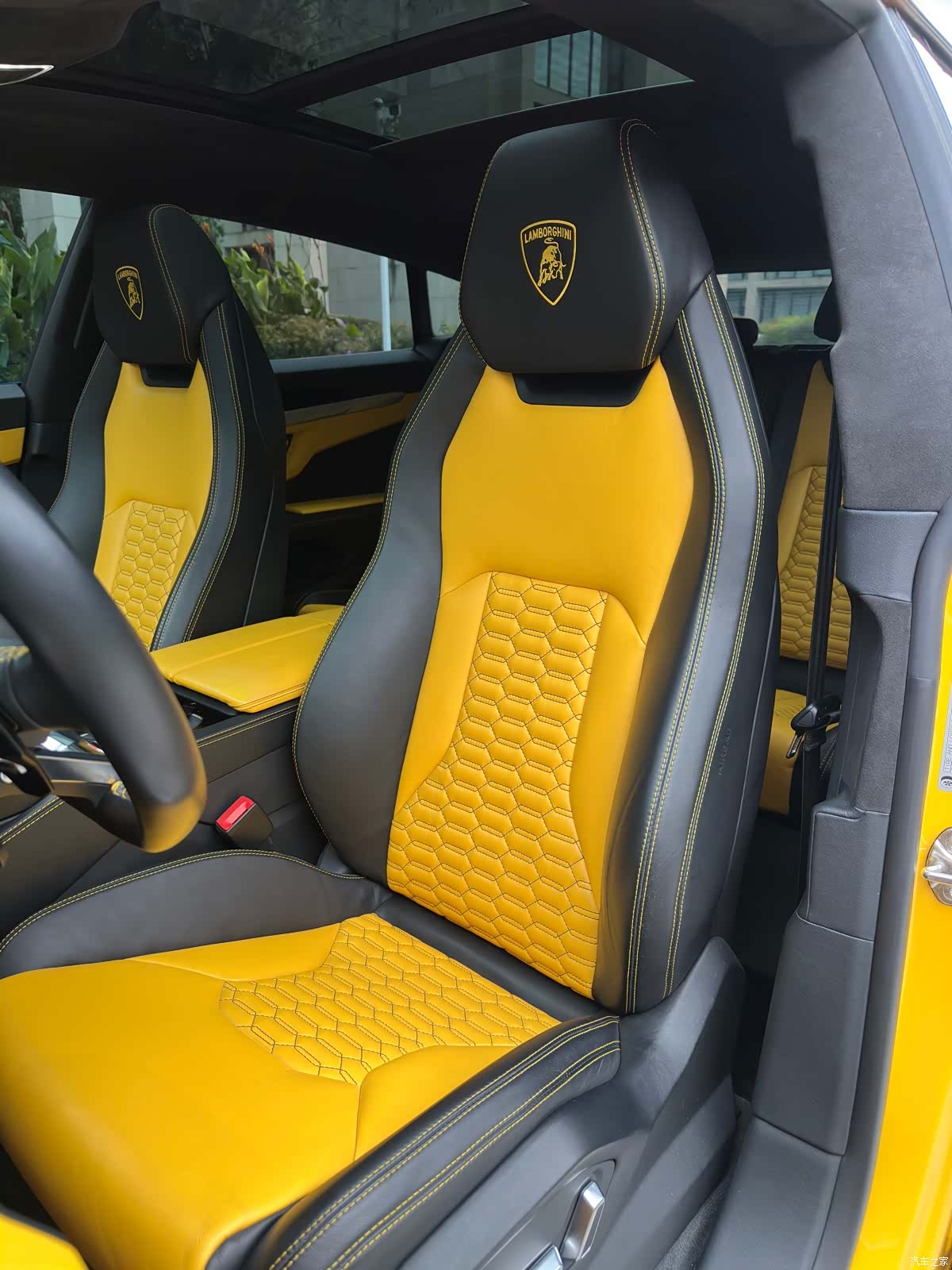 Lamborghini Urus, 2019 11