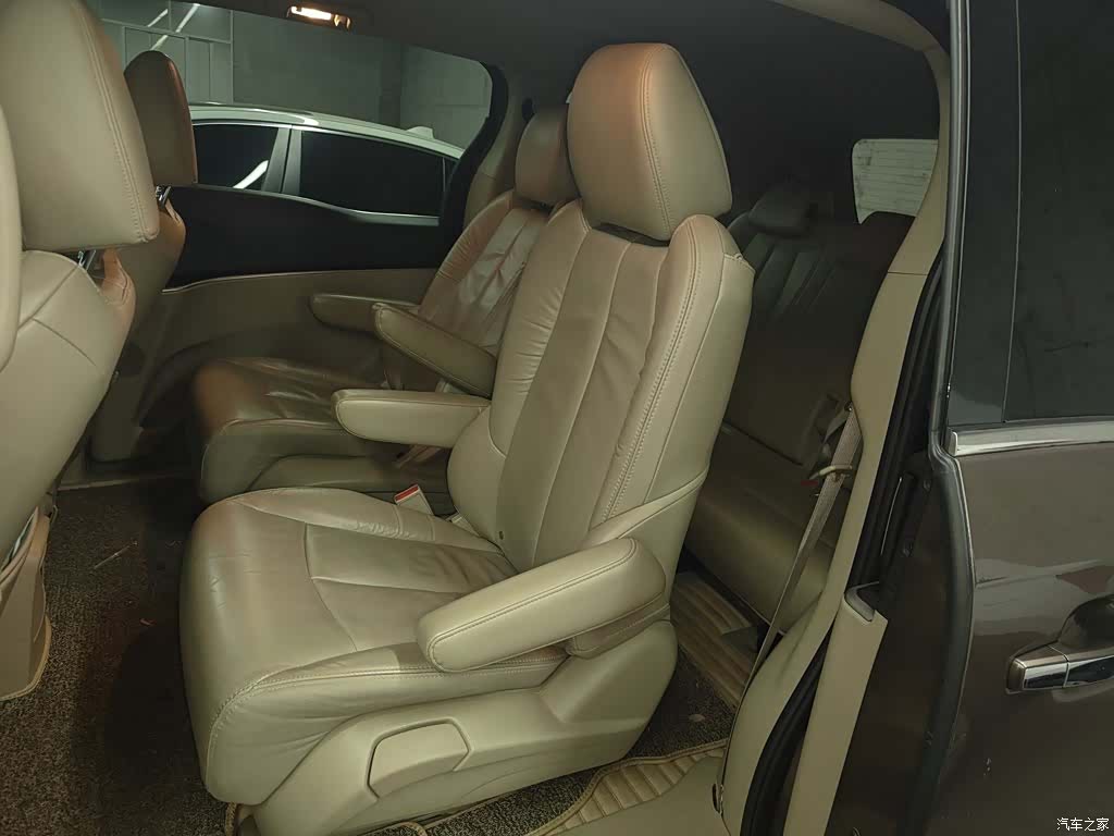 Buick GL8, 2018 13