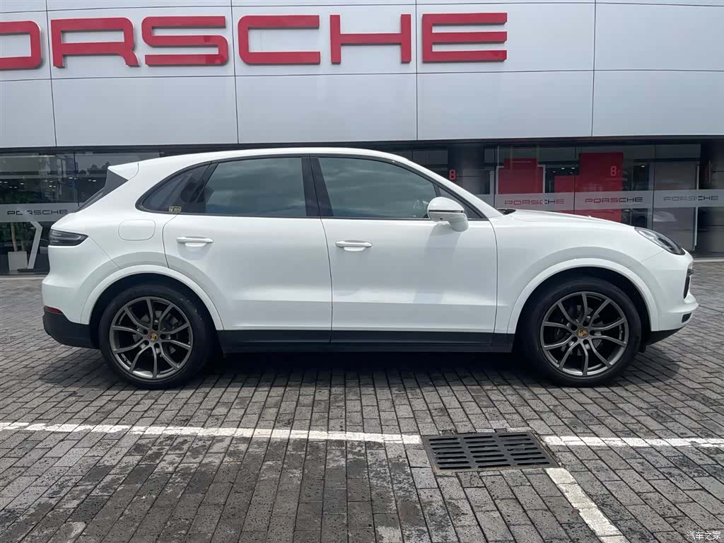 Porsche Cayenne, 2023 все фото