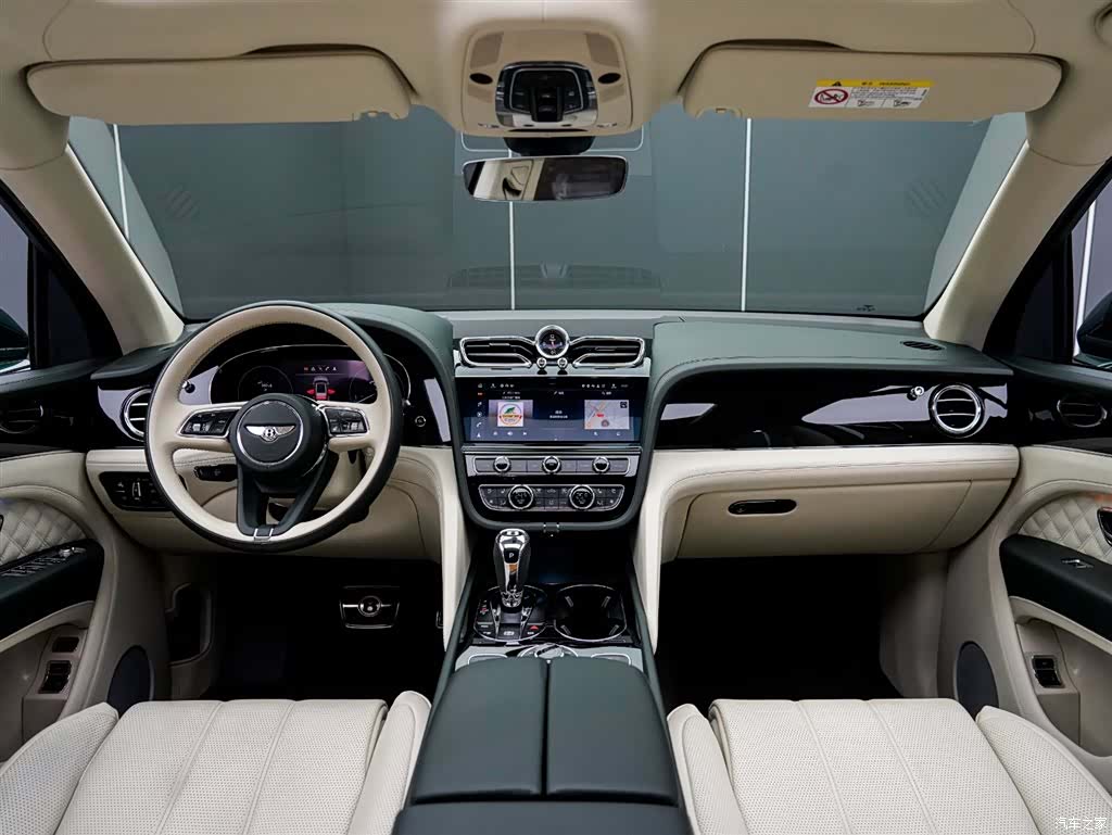 Bentley Bentayga, 2022 13