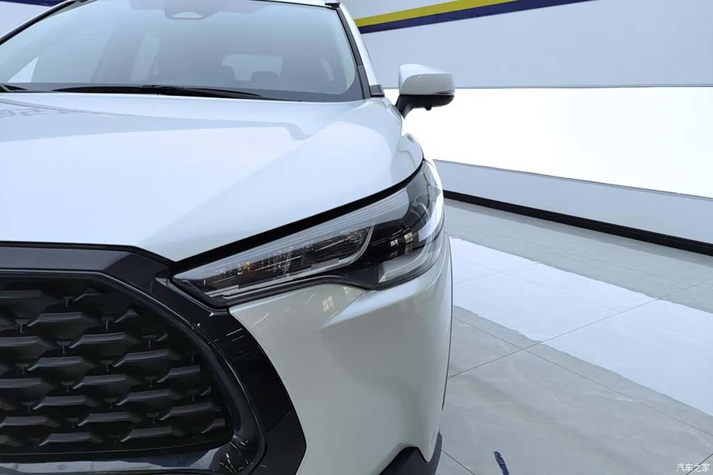 Toyota Corolla, 2023 все фото
