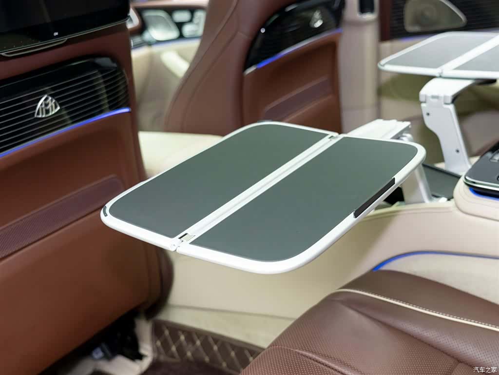 Mercedes-Benz GLS, 2024 13