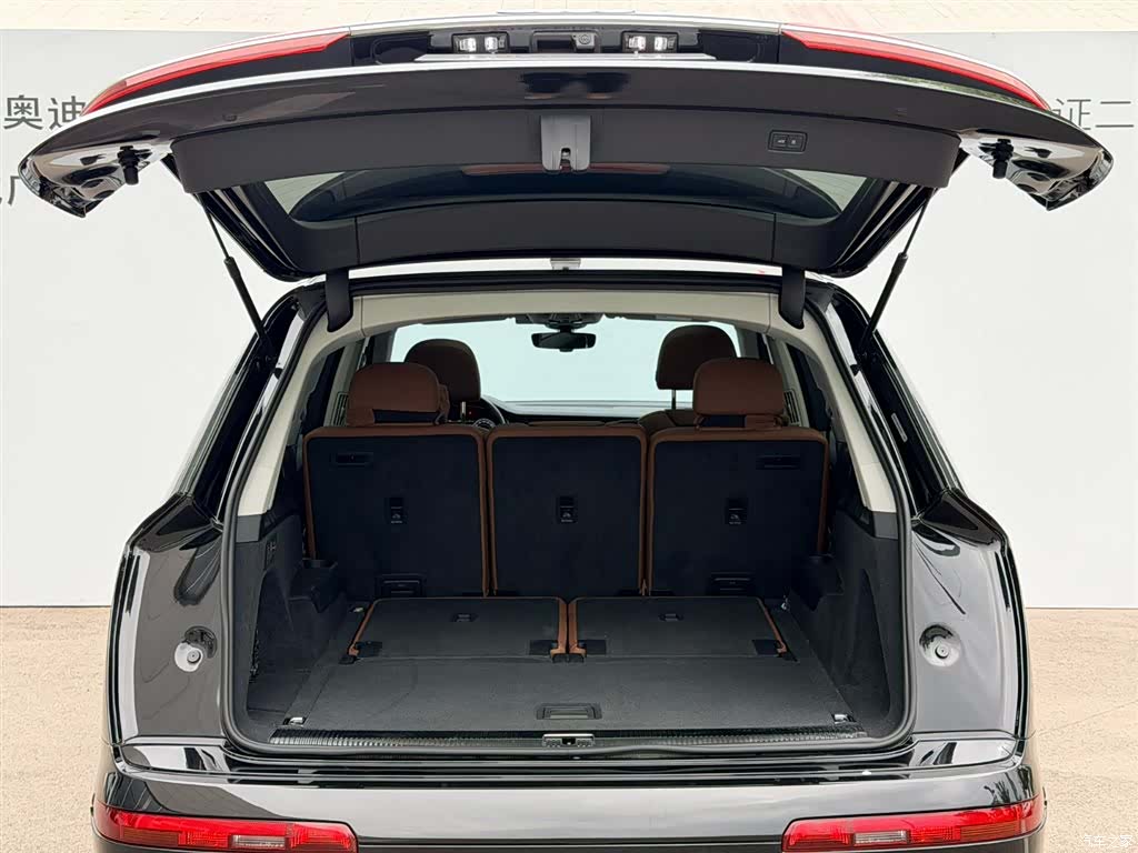 Audi Q7, 2024 14