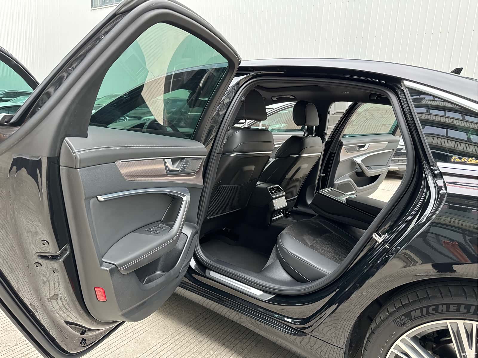 Audi A6L, 2021 11