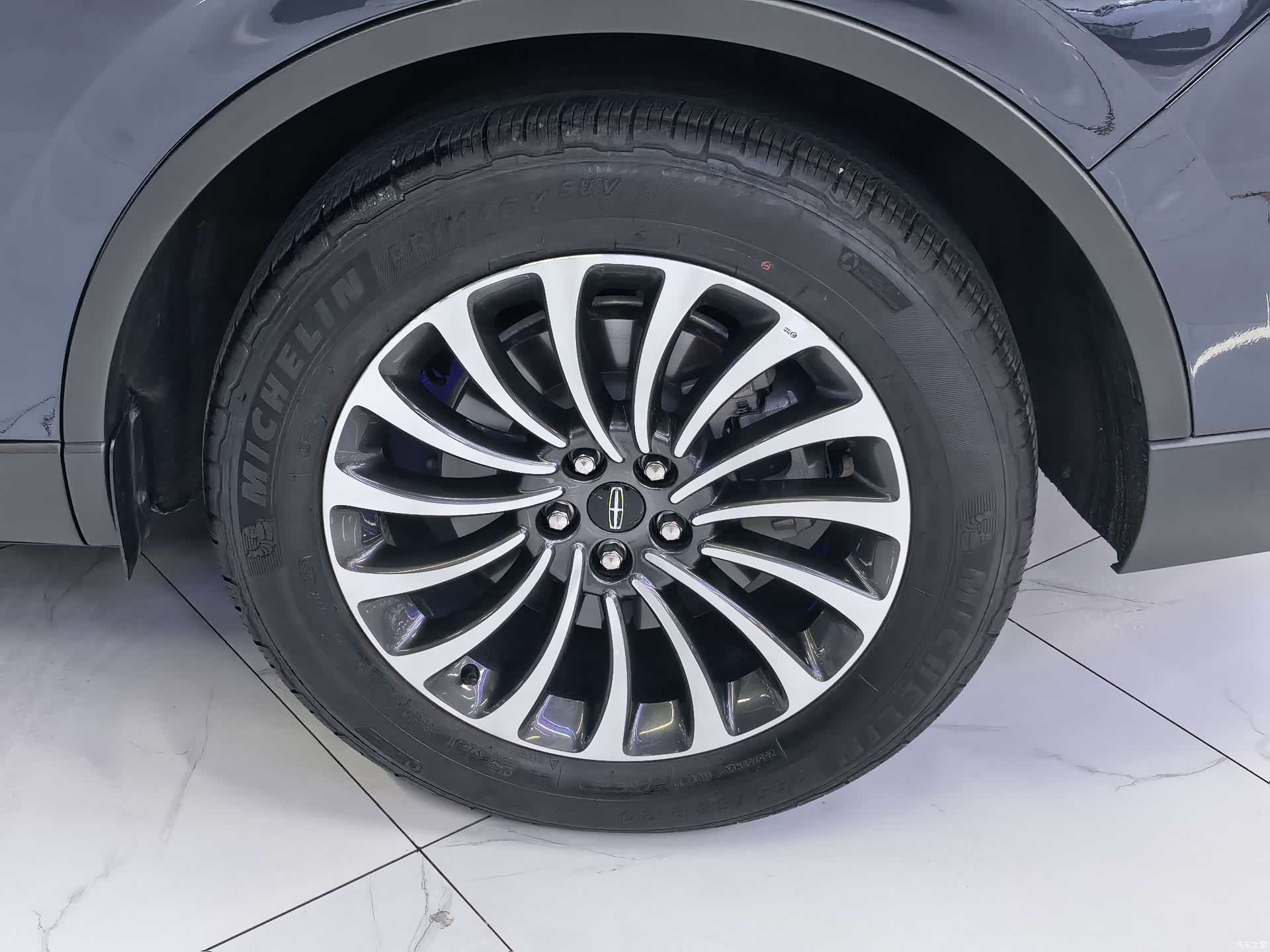 Lincoln Aviator, 2020 13