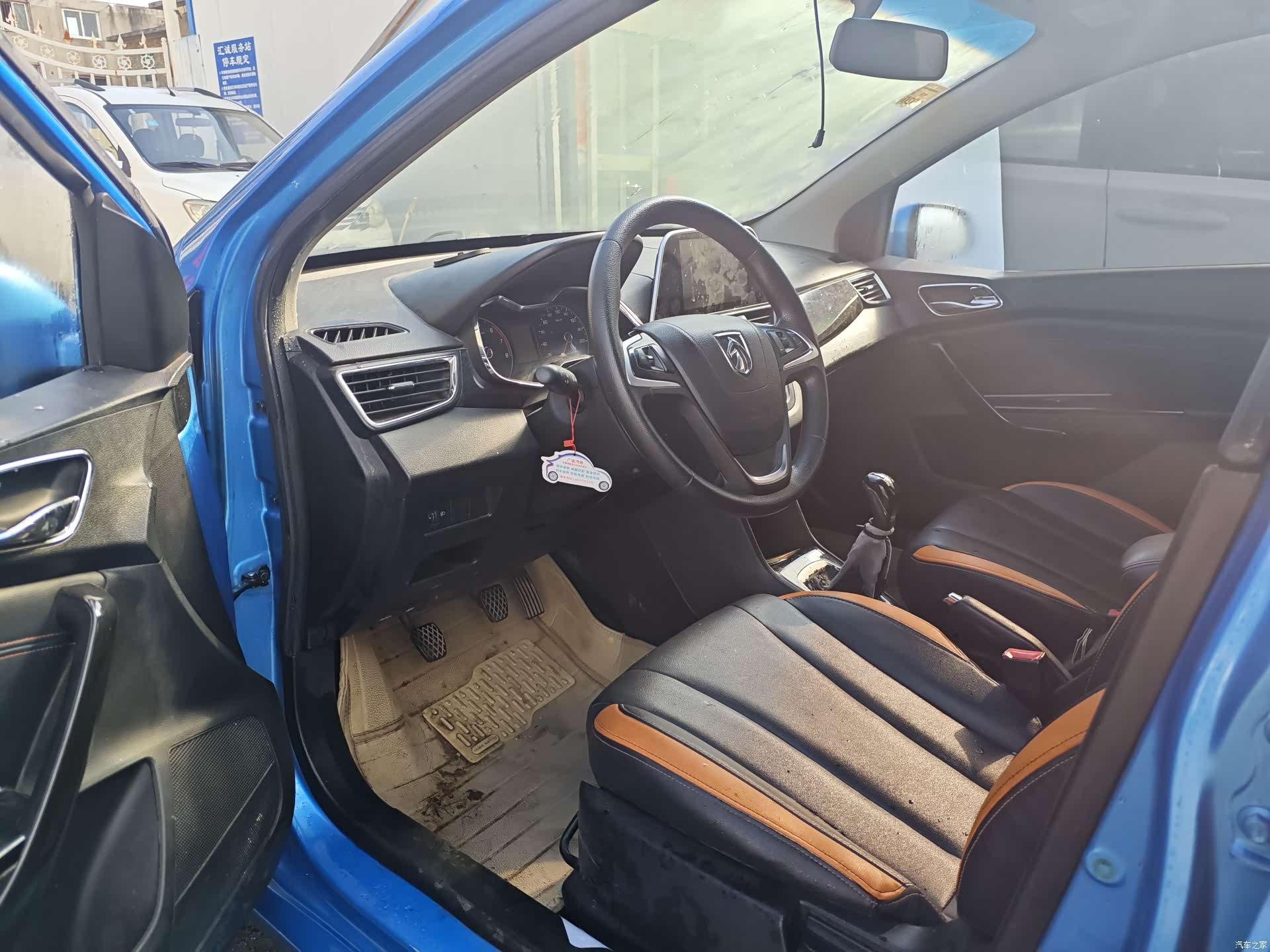 Wuling 310, 2016 все фото