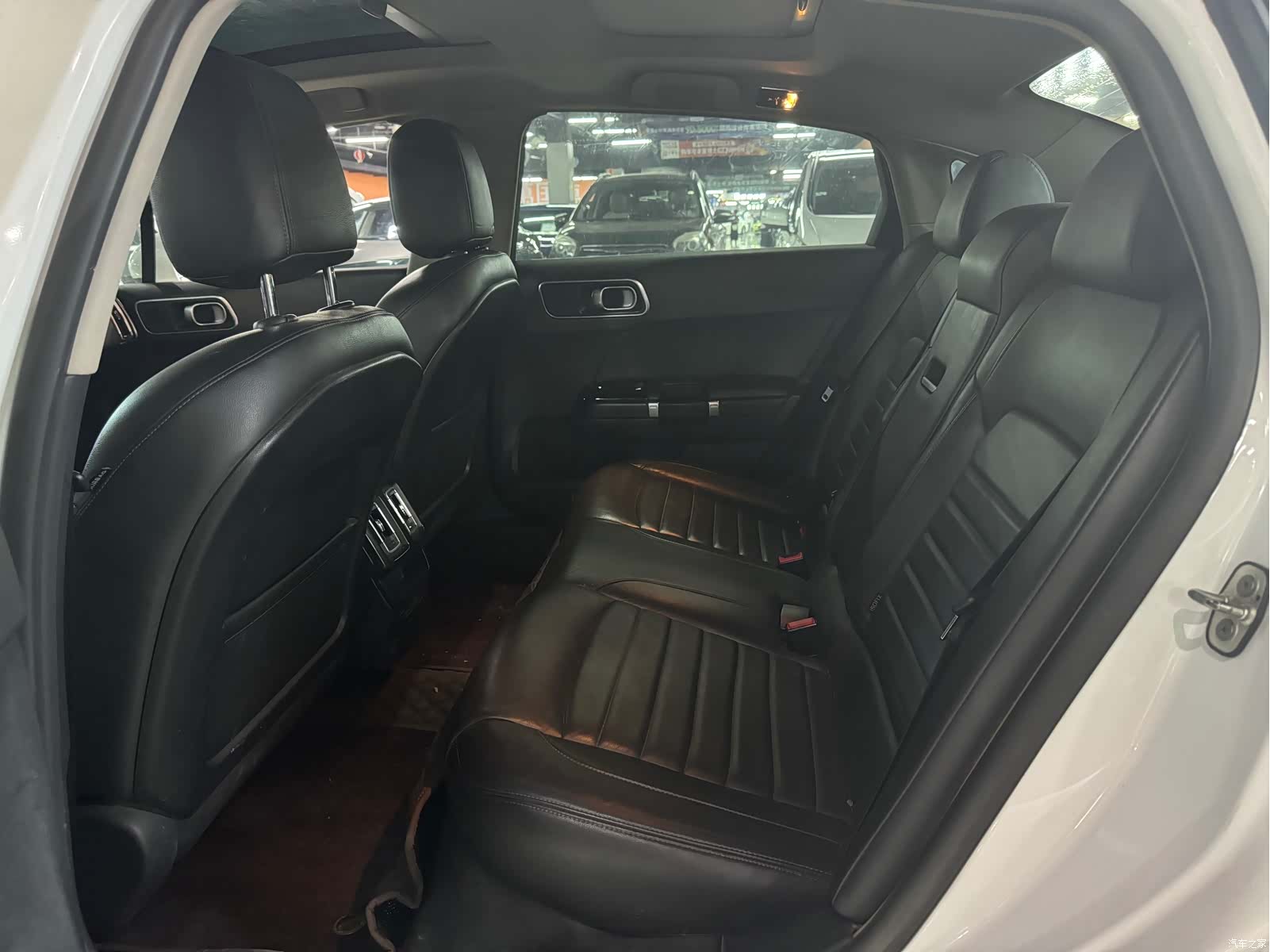 Citroen C6, 2017 все фото